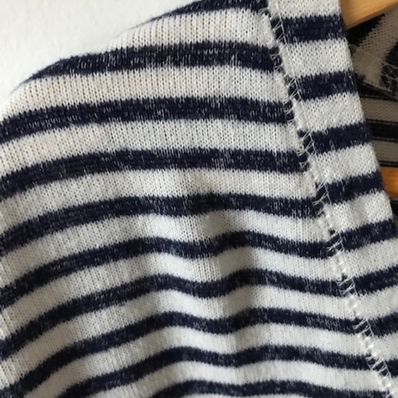 NWOT  Super comfortable button-up top L. FREE mystery gift with EVERY purchase! - Picture 2 of 6